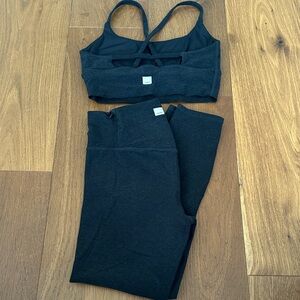 Vuori heather black matching set